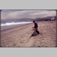 1978-02-12-santamonicabeach-lisa-friend.jpg