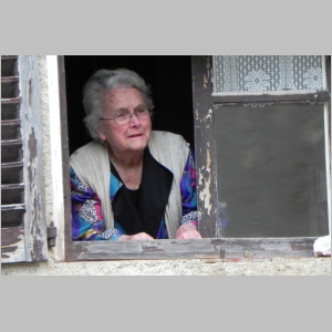 1001-2010-1001-509-WindowLady.JPG